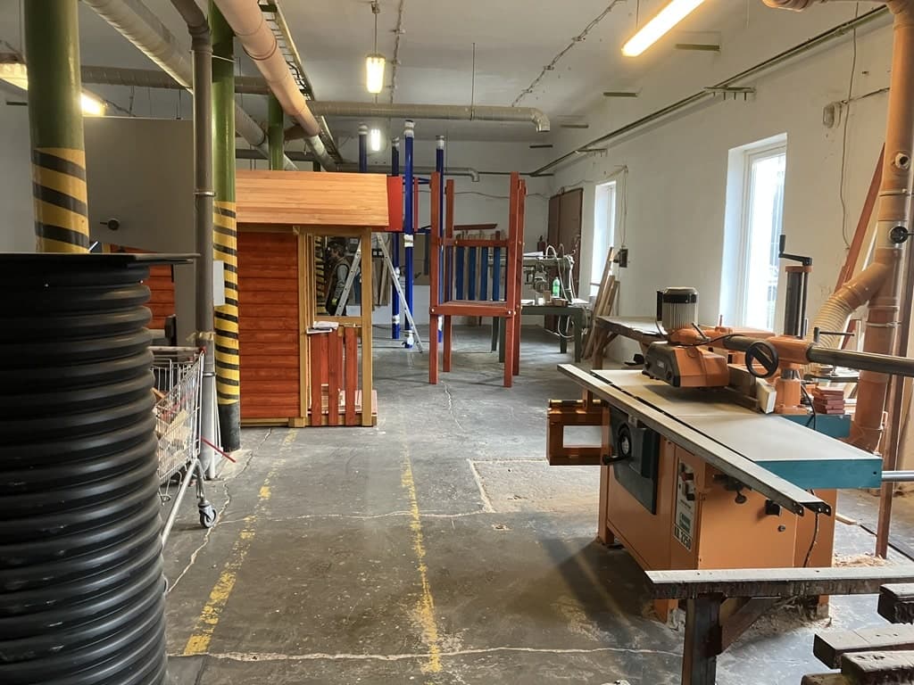Terra Forte Bau játszótér gyártó csarnok